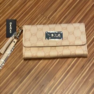 NWT Bebe wristlet